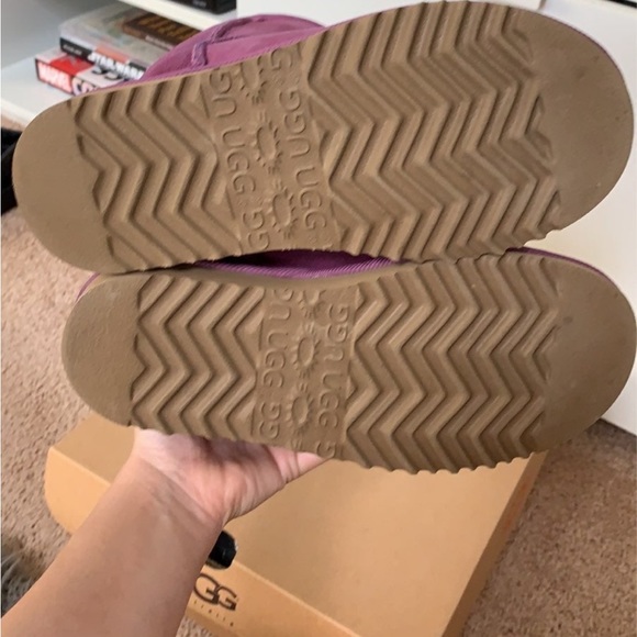 UGG CLASSIC SHORT PURPLE WOODE VIOLET BOOTS WOMENS 5 - Picture 4 of 9